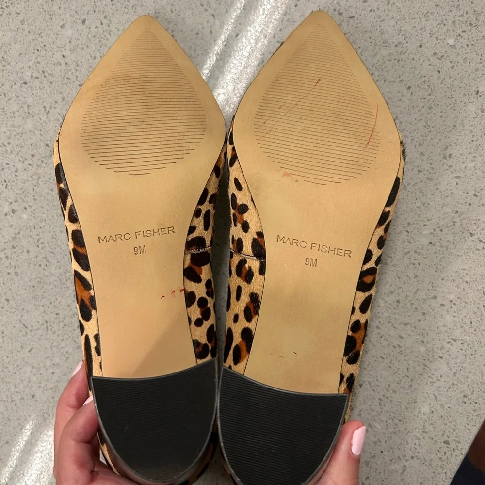 Marc Fisher Mana leopard print pumps pointed toe and a black block heel size 9